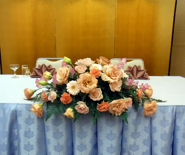 メーンテーブルの花